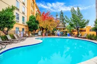 La Quinta Inn & Suites by Wyndham Fremont / Silicon Valley - Pools