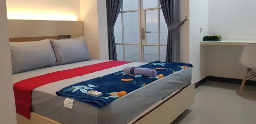 The Royal Homestay Syariah Hotels in Slawi