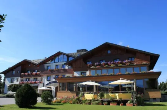 Airporthotel Salzburg - Hotel am Salzburg Airport Hotels near Hangar-7