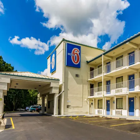 Motel 6 Raleigh, NC Cary