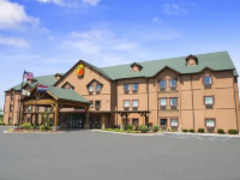 Super 8 by Wyndham Troy Hotels in Troy