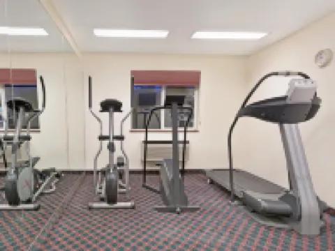 Super 8 by Wyndham Windsor Hotels in Windsor