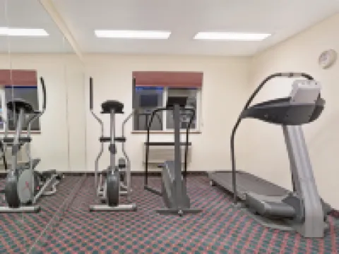 Super 8 by Wyndham Windsor