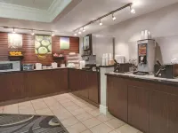 Days Inn by Wyndham Gainesville University I-75 - Bữa sáng