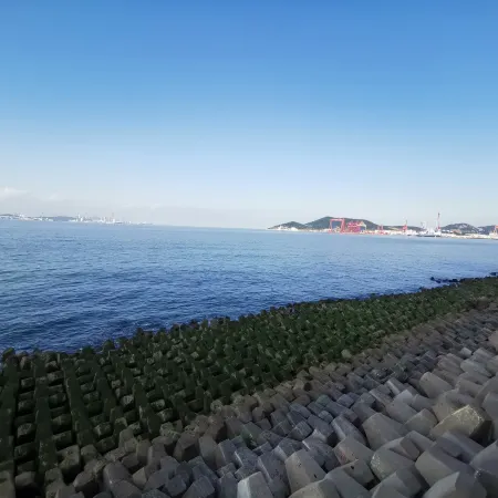 Laomao Apartment (Hanjiang Road) Отели рядом с достопримечательностью «Китайская медицинская больница в новом районе западного побережья Циндао»