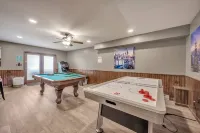 “Steps to the Lake” House, Hot Tub, Game Room, Deck