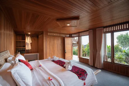 Munduk Menir Villas Отели рядом с достопримечательностью «GKII BUKIT KALVARI BANYUSERI»