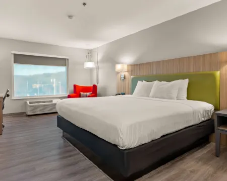 Country Inn & Suites by Radisson, Asheville at Asheville Outlet Mall, NC Hotels in Buncombe County