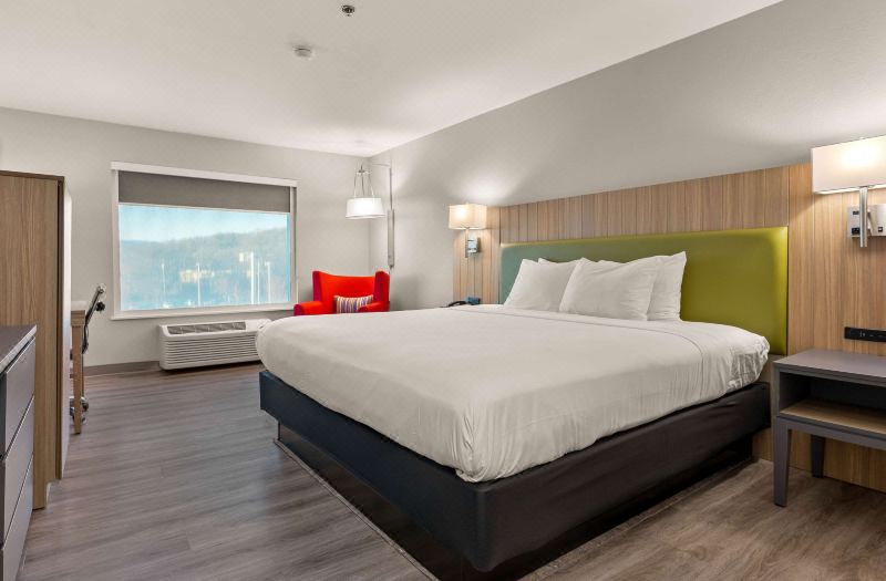 Country Inn & Suites by Radisson, Asheville at Asheville Outlet Mall, NC