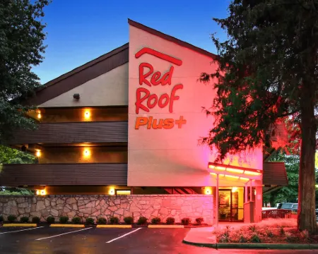 Red Roof PLUS+ Atlanta - Buckhead Hotels in Brookhaven