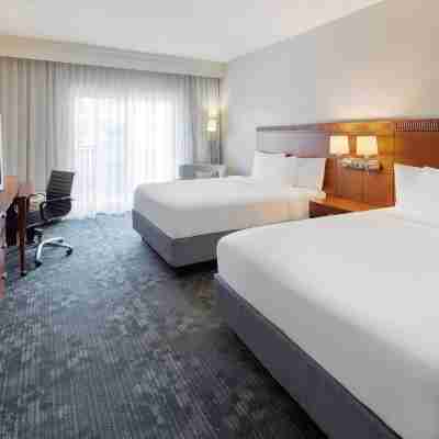 Courtyard Dallas Addison/Midway Rooms