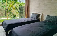 Tea Garden Resort Hotels near CFD Sukamandi Ciasem