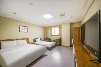 Masters Tourist Hotel