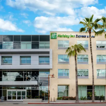 Holiday Inn Express & Suites GLENDALE DOWNTOWN by IHG