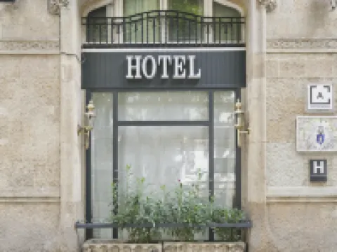 Mesón Castilla Atiram Hotel Hotels near Sidecar