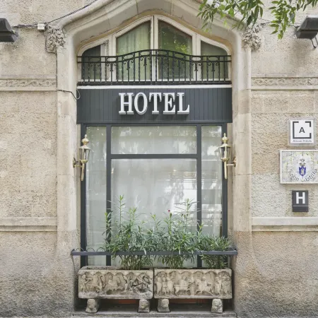 Mesón Castilla Atiram Hotel Отели рядом с достопримечательностью «Дом Каса-Батльо»