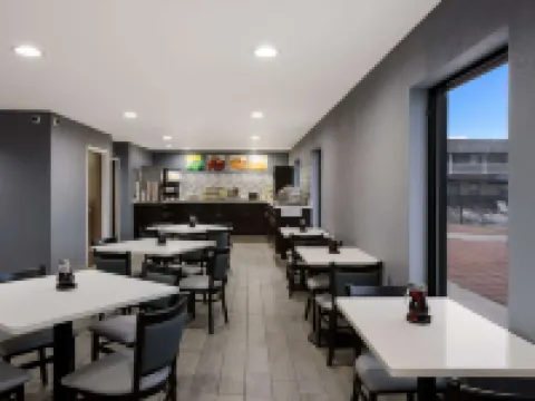 Quality Inn & Suites Big Rapids Near University Hotels in Mecosta County