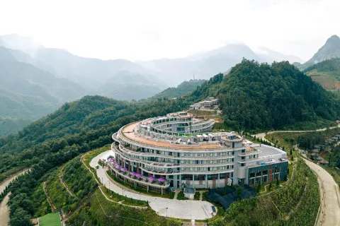 Lady Hill Sapa Resort