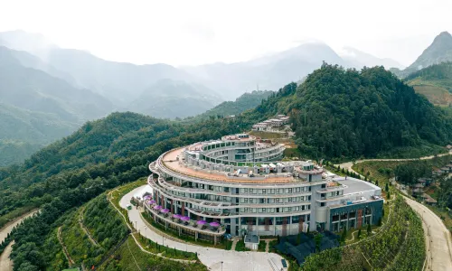 Lady Hill Sapa Resort