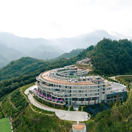 Lady Hill Sapa Resort