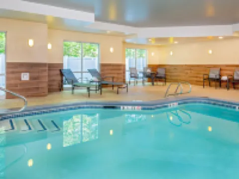 Fairfield Inn & Suites Brunswick Freeport Hotels in Brunswick