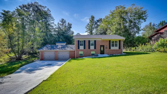 Family-Friendly Tuskegee Home 3 Mi to University!