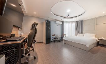 BY THS Curve Hotel Iksan
