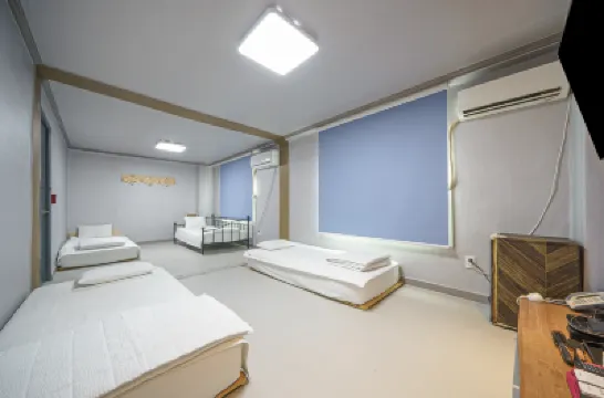 Gyeongju Eupseong Stay Hotels near Cheonmachong