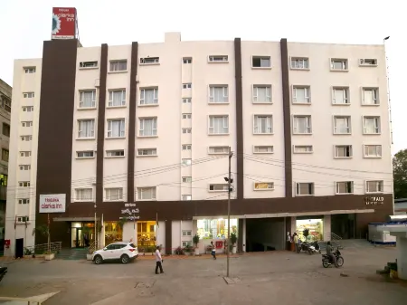Triguna Clarks Inn Kurnool