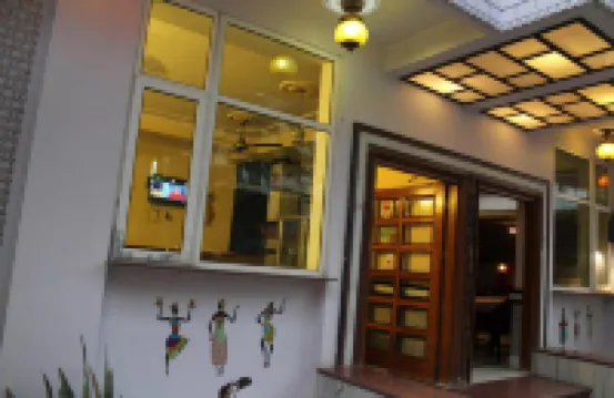 Hotel Chit Chat Palace