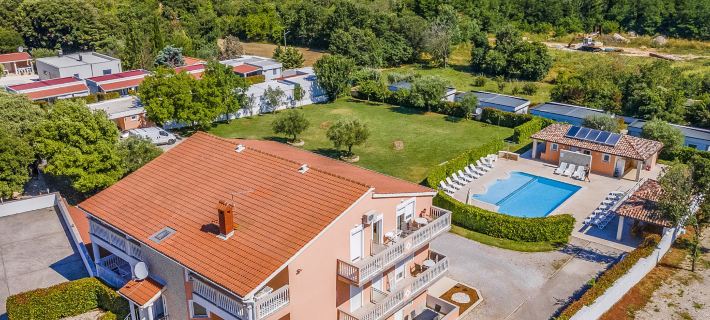 Rok 7 Hotels in Banjole
