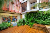 Luxico Balmoral Golden Mile Luxe (Heated Pool) Hotels near Taronga Zoo Sydney