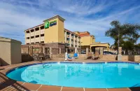 Holiday Inn Express 全國城市 納雄耐爾城住宿飯店