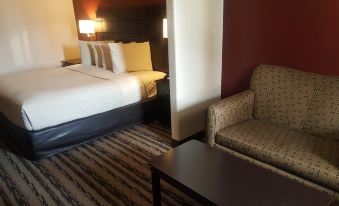 Red Roof Inn & Suites Houston - Humble/ IAH Airport