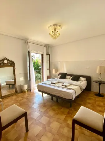 Apartamentos Toledo Casa de Los Aljibes Отели рядом с достопримечательностью «Avenida Park»