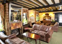 Roebuck by Greene King Inns Hotel di Danehill