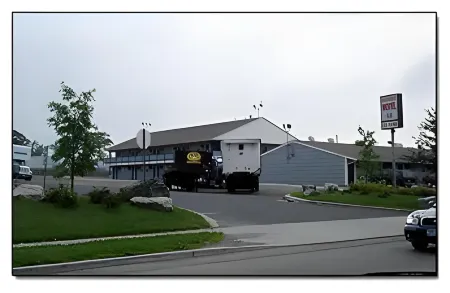 Mayflower Motel Milford Отели рядом с достопримечательностью «Solomon Woods»