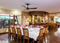 The Woodpecker Inn Hotel a Donkerhoek