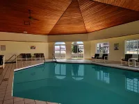 Super 8 by Wyndham Reedsburg - Pool