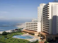 Axis Vermar Conference & Beach Hotel Hotels near شاطئ كارفاليدو (Carvalhido Beach)