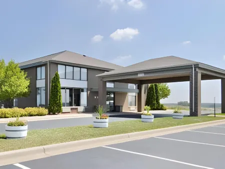 Days Inn by Wyndham Johnson Creek Отели в г. Лейк Милс