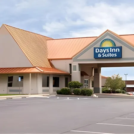 Days Inn & Suites by Wyndham Kokomo