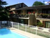Relais de Frejeroques - Pool