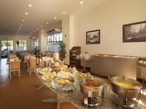 B&B Hotel Santos Dumont Отели рядом с достопримечательностью «Городской театр Рио-де-Жанейро»