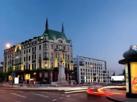 Hotel Moskva Отели рядом с достопримечательностью «Церковь Святого Марка»