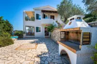 Siorra Elena Hotels near The Cistern of Gaios