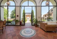 Privilège Castello di Villa Hotels in Isola d'Asti