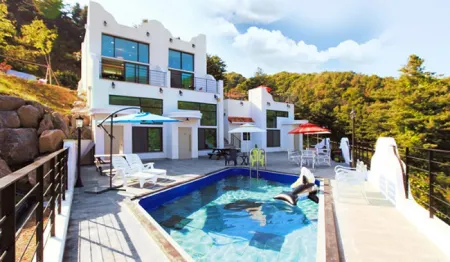 Gapyeong Daon Pension Отели в г. Капхён