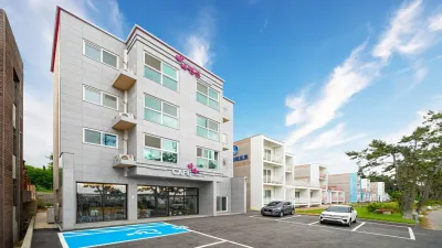 라라펜션 홀통해수욕장 주변 호텔