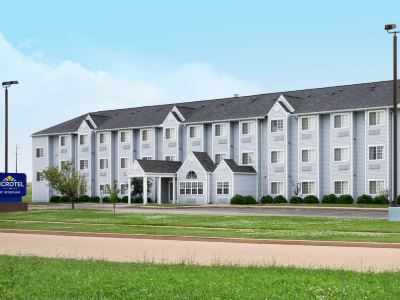 Microtel by Wyndham Tarlac